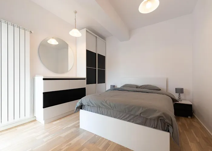 Eva - Bright With Balcony Near Veranda Mall Apartamento