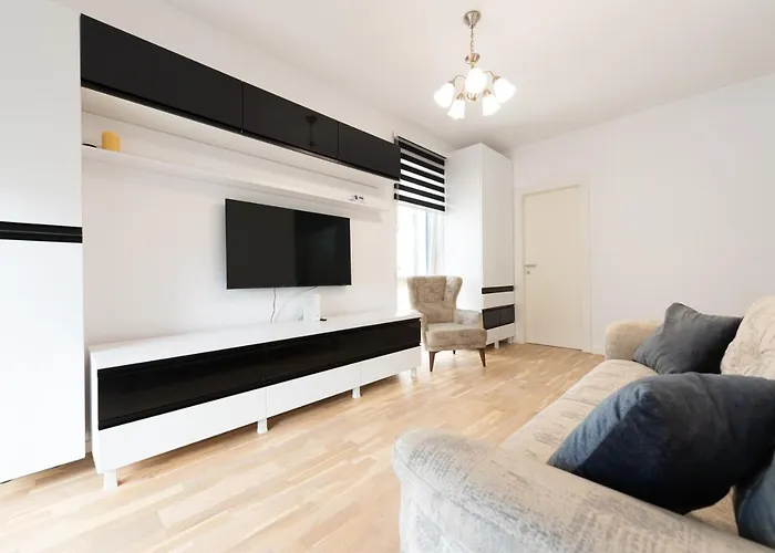 Apartment Eva - Bright With Balcony Near Veranda Mall